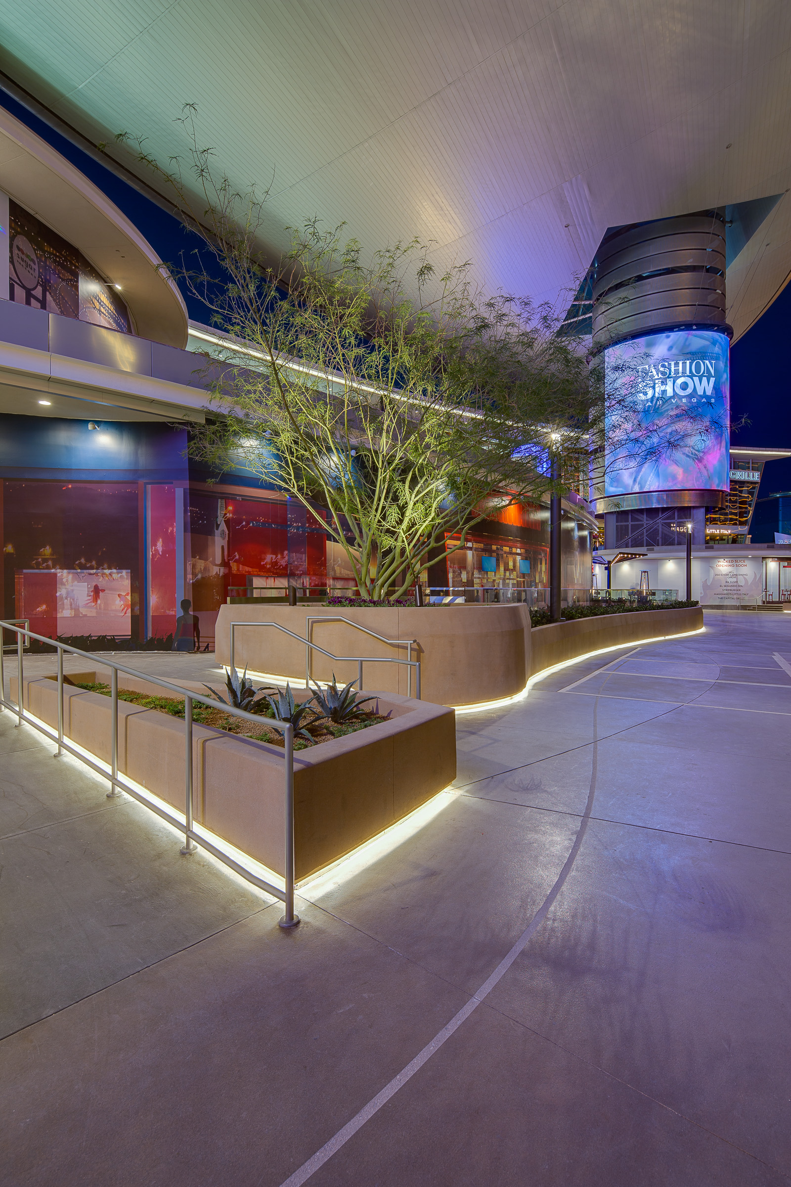 Fashion Show Mall: Complete Opening Hours Guide